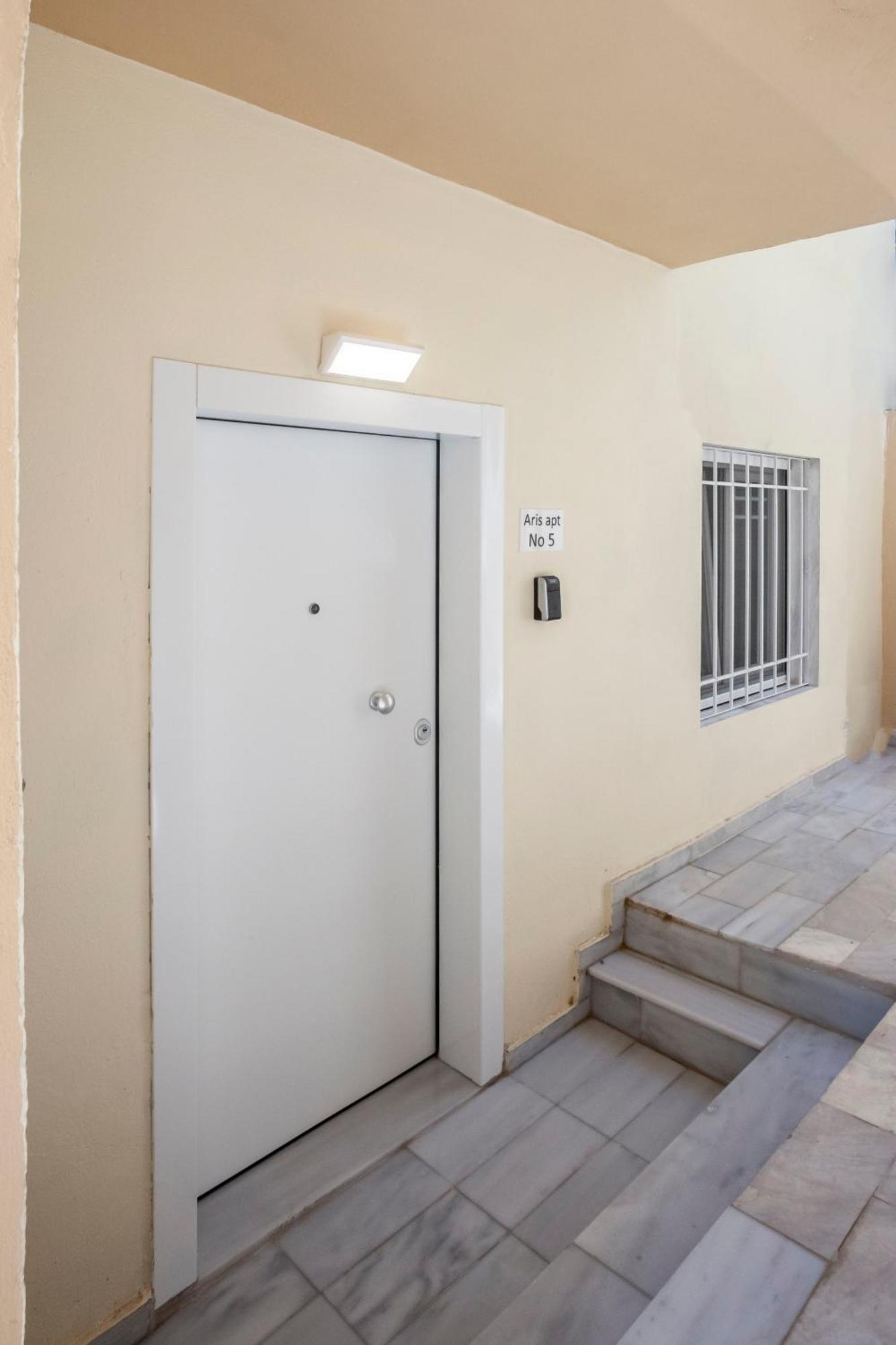 Aris Luxury Apartments Pefkochori Exterior photo