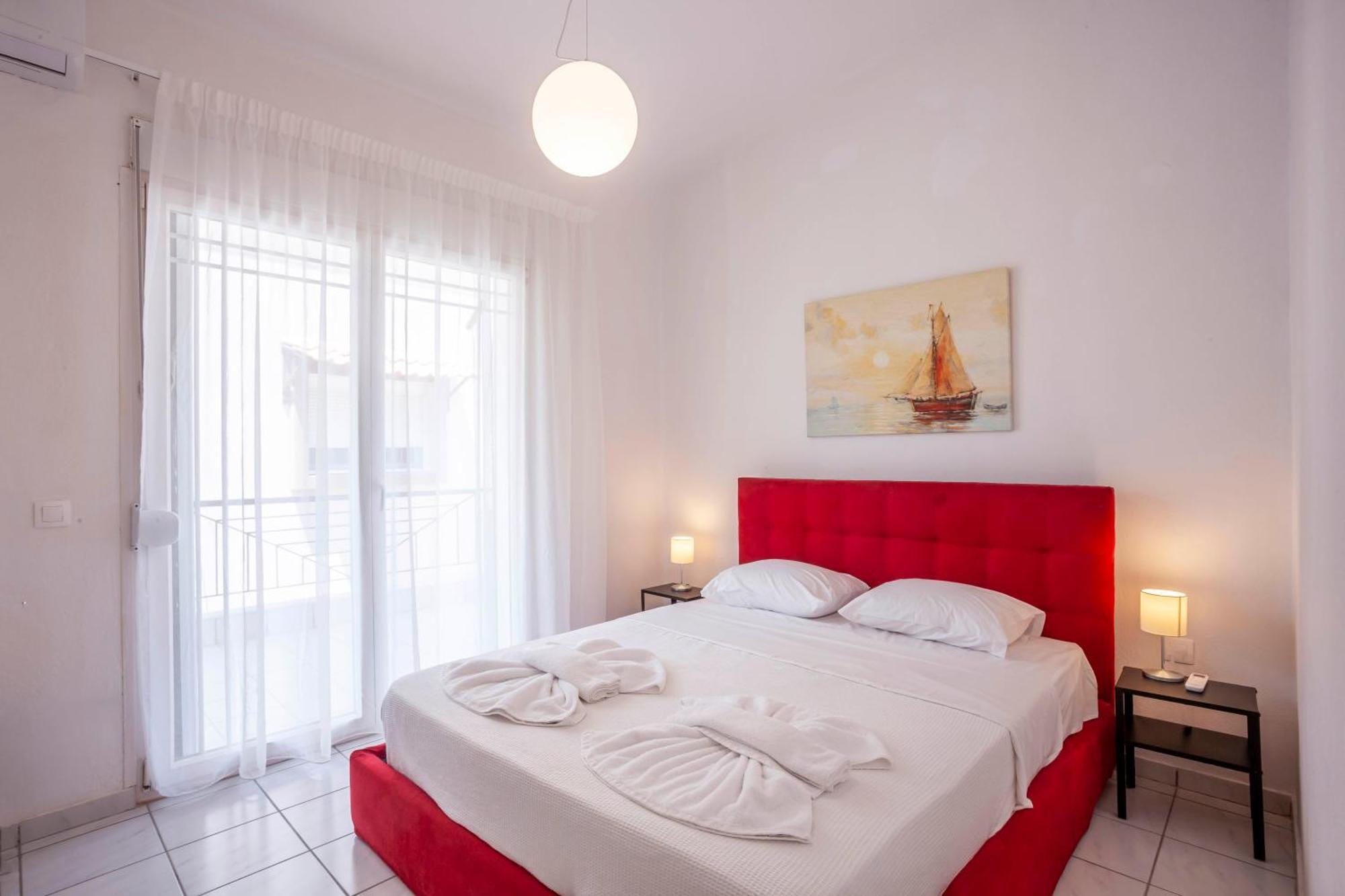 Aris Luxury Apartments Pefkochori Exterior photo