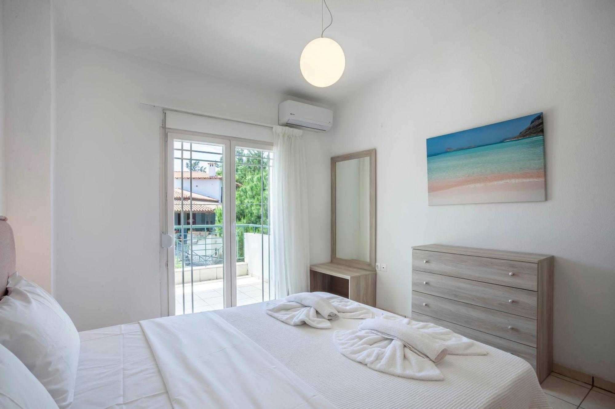 Aris Luxury Apartments Pefkochori Exterior photo